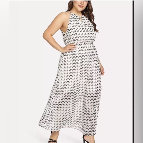 Torrid Black White Arrow Print Halter Maxi Dress - Picture 11 of 11